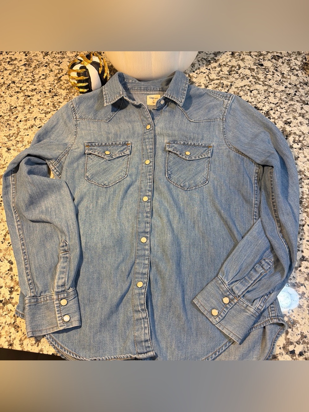 Gap 1969 Women’s Light Blue Denim Button-Up Shirt
